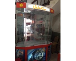 Thanh lý tủ kính trưng bài mỹ phẩm & trang sức